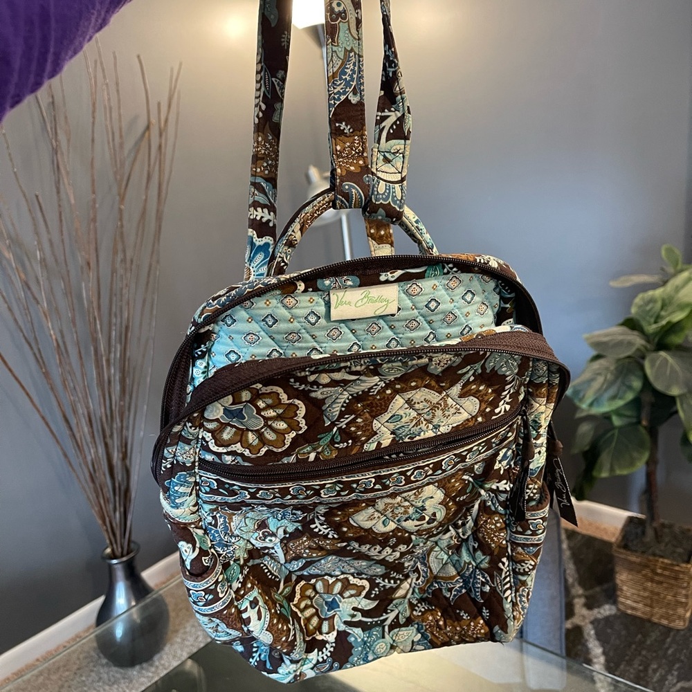 GORGEOUS Vera Bradley Bag. Great Condition. SALE!